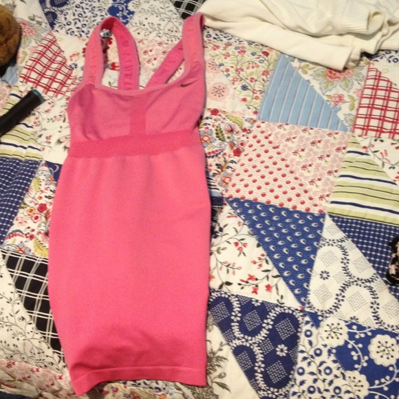 Pink Nike shirt RESERVED