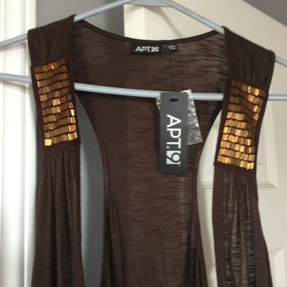 Beautiful Dark brown vest🌺