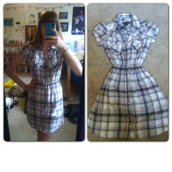 *~REDUCED~* Wet Seal gray plaid button up dress
