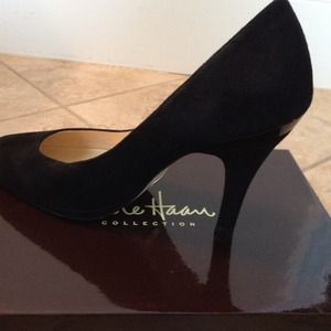 Cole Hahn Air - Black Suede Heels - size 9