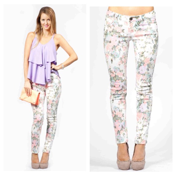 Denim - Floral jeans