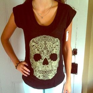 Express lace skull shirt