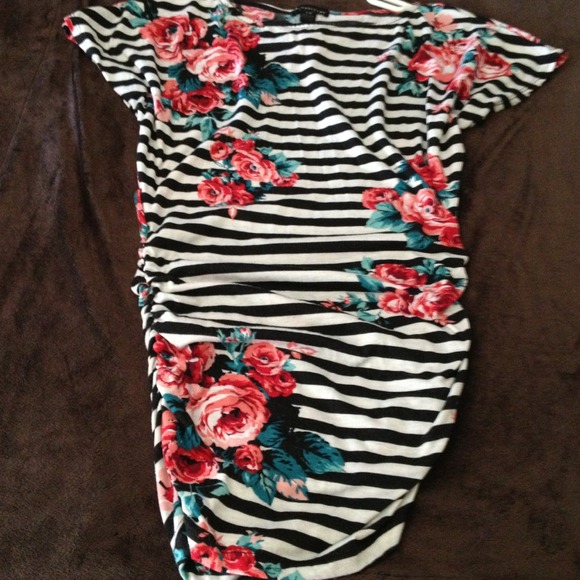 ❤Sold ❤Striped floral top tunic style