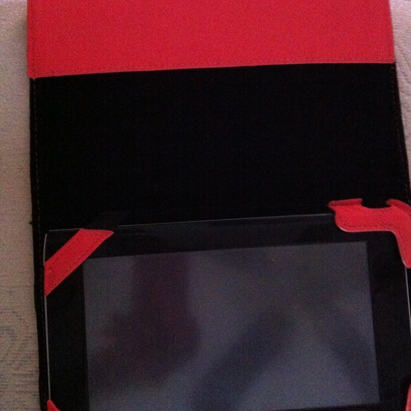 Tablet w/ camera & case - Picture 2 of 4