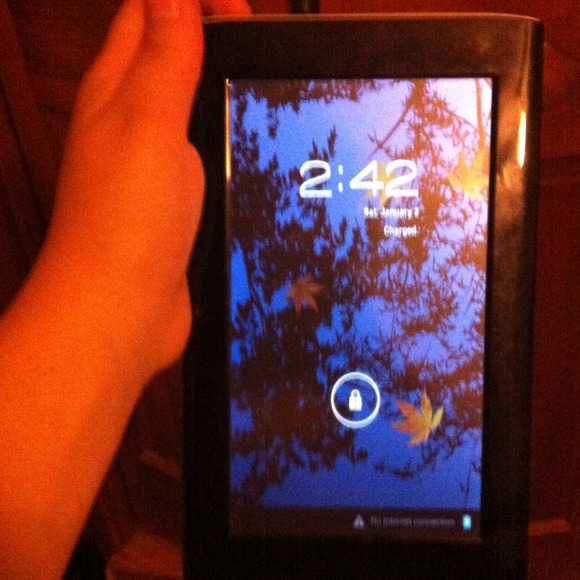 Tablet w/ camera & case - Picture 4 of 4