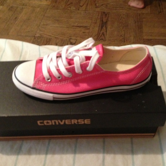 CONVERSE-🚨SOLD🚨 - Picture 3 of 4