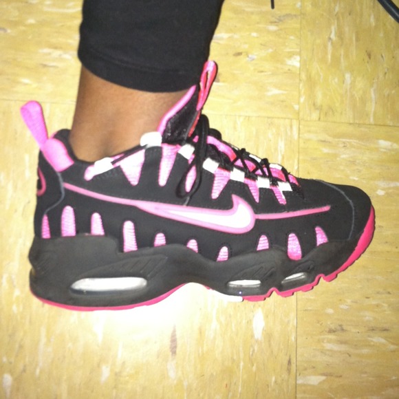 Nikes - Picture 3 of 3