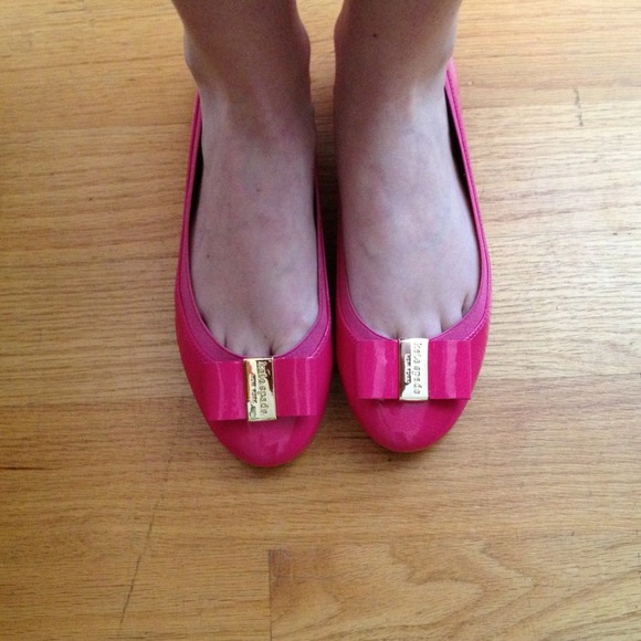 SOLD Kate Spade Hot Pink Patent Bow Flats - Picture 4 of 4