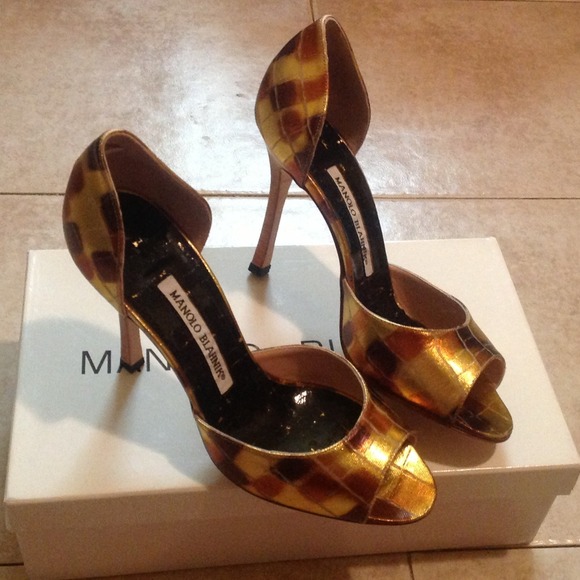 Manolo Blahnik Shoes - Manolo Blahnik Peep Toe Heels Pumps Size 36