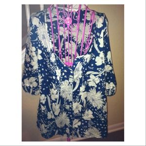 Old Navy blue and white floral top