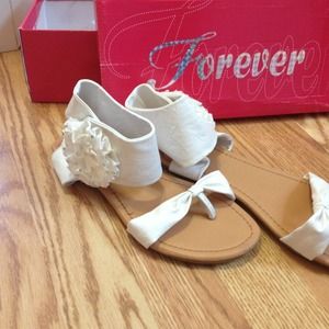 White Flower Sandal