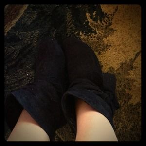 Short black ankle boots/ shoes