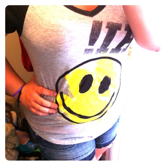 Smiley (hi) (bye) shirt