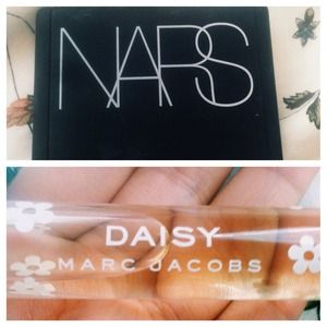 🌸Bundled🌸 Nars Laguna & Daisy rollerball