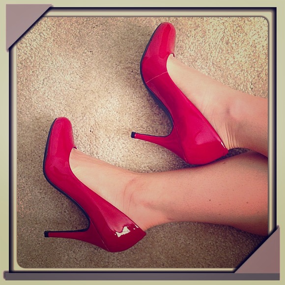 SOLD IN BUNDLE Like new! Cute red patent heels 👠