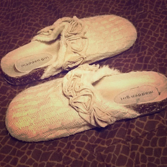 Super adorable slip on shoes