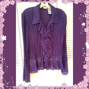 🌸Purple pleated POET blouse!🌸.