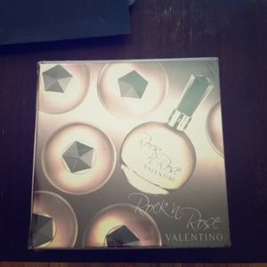 🔴SOLD🔴Valentino Rock n Rose perfume