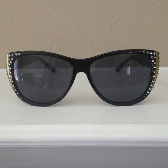 **BUNDLED** Forever 21 black sunglasses!