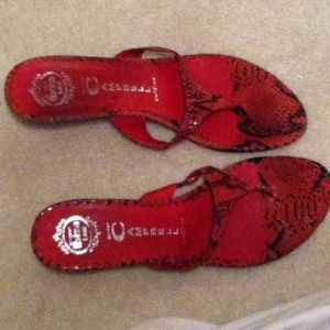 Red/black snakeskin print leather thong sandals