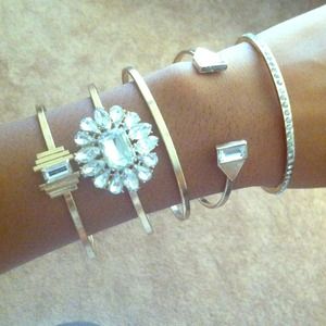 Bling & Gold Bangle Set 💛