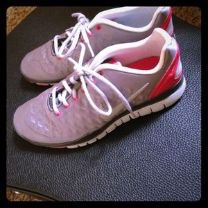 New NIKE FREE TR FIT