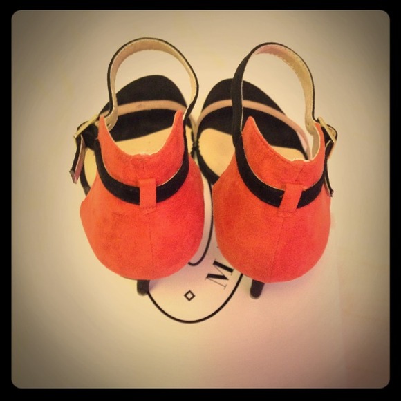 Steve Maddren Tri-Color Strap Heels - Picture 3 of 3