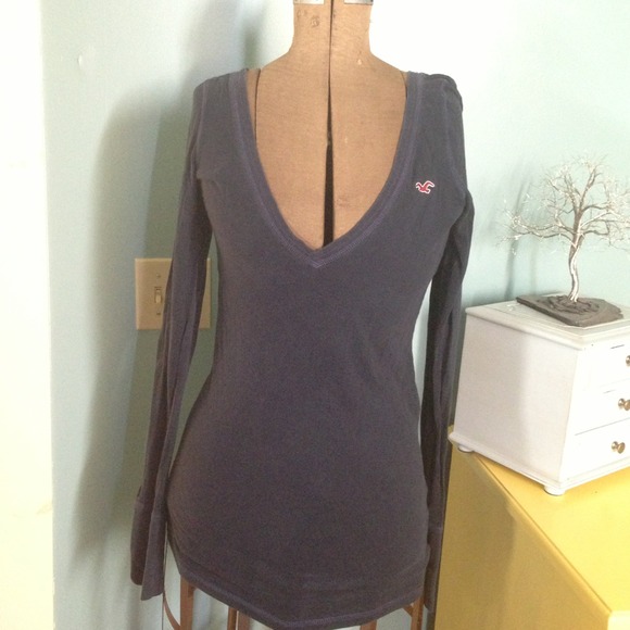 V-neck Hollister Navy Shirt