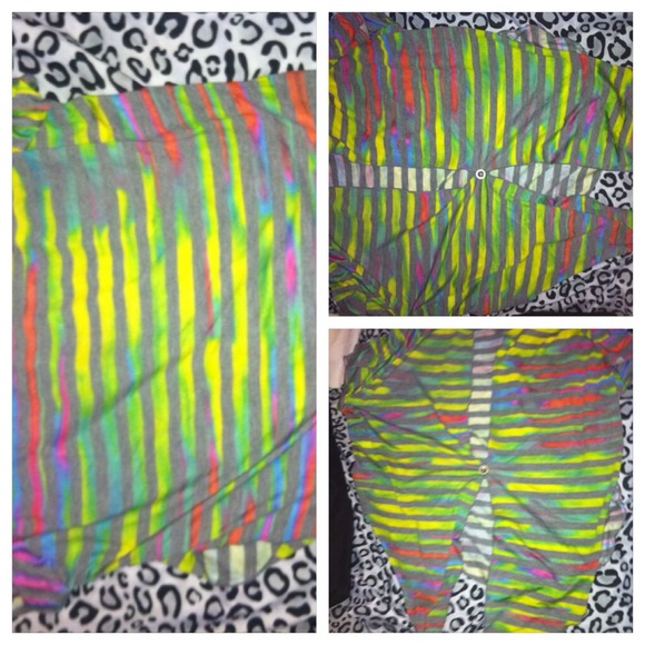 Striped open-back loose fitting shirt!