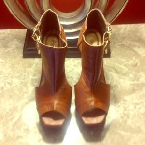 Size 8.5 Brown open toes stiletto