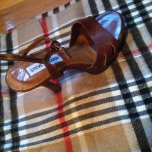 Steve Madden brown sandal heel