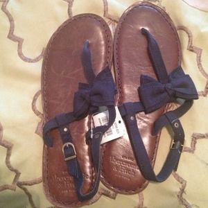 Abercrombie bow sandals