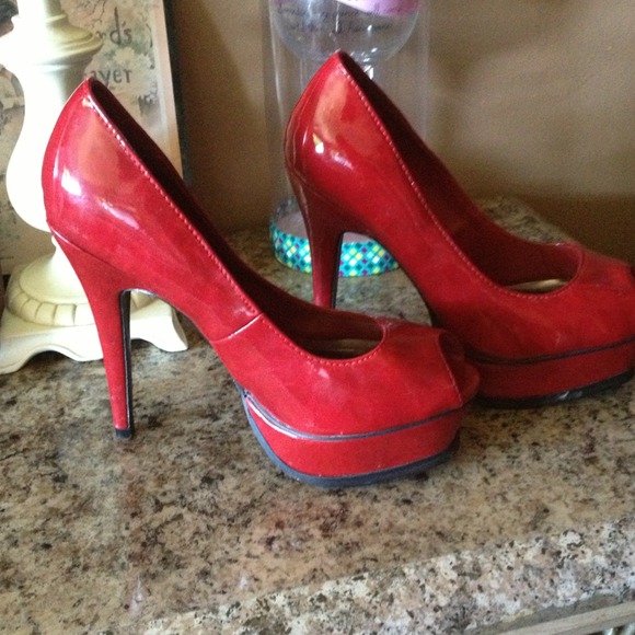 Only used once! Boutique heals!!