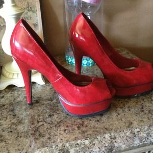 Only used once! Boutique heals!!