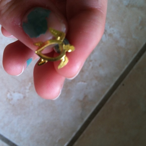 $15 TODAY!! Detailed Sea Turtle Earrings :) - Picture 3 of 3