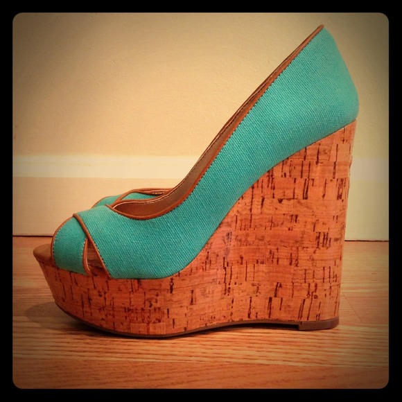 Jessica Simpson wedge