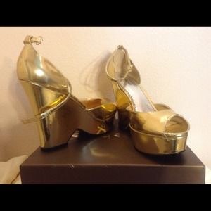 Bebe gold wedges