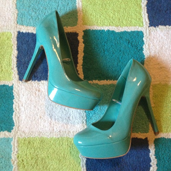 body central Shoes - Teal Platform Heels