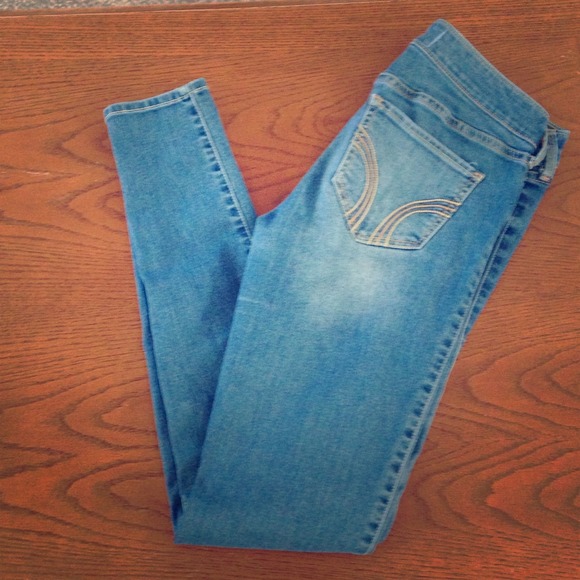 🌟@firefly89🌟Hollister jeggings light wash size 5