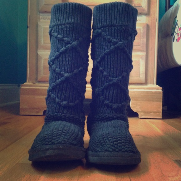 UGG Boots - Authentic knit ugg boots