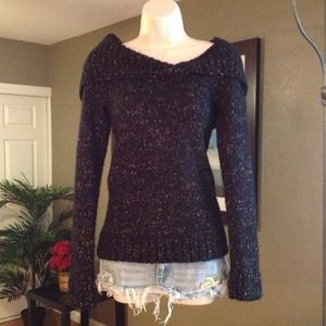 🚫SOLD🚫 Guess Sweater