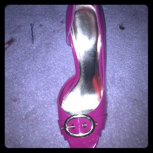 Pink peep toe hill with gold buckle