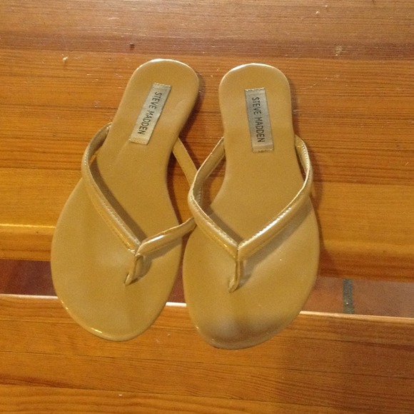 Steve Madden Nude Flip Flops