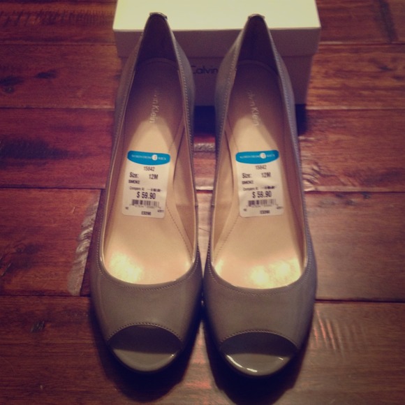 Calvin Klein Grey Patent Peep Toe Pumps Size 12