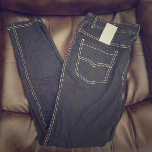 SOLD! Guess black leggings