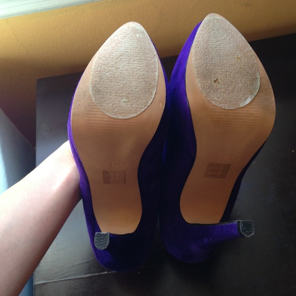 ⛔️GIFTED⛔️ ALDO Royal Blue Suede Platform Pumps - Picture 3 of 4