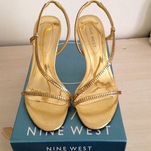 6.5 Nine West gold heels