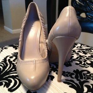 Aldo nude  size 39 (to big for me) 👠