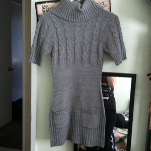 Grey short sleeve turtle neck