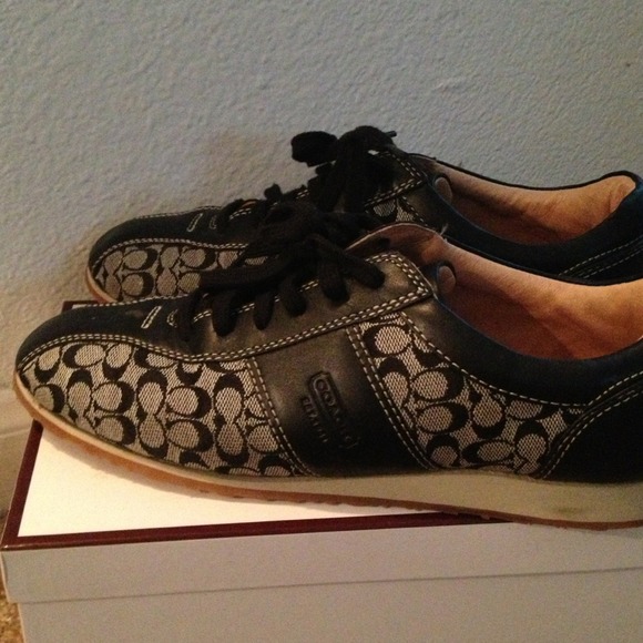 Coach signature tennis shoes